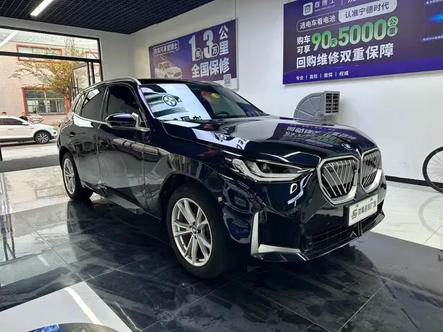BMW BMW X3 2025 xDrive25L Luxury Package — Фото автомобиля 3
