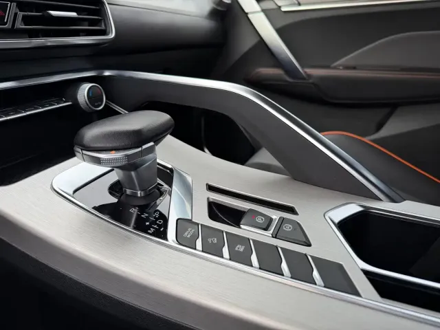 Geely Binyue — Фото автомобиля 13