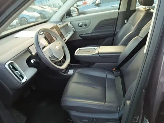 Leapmotor B10 — Фото автомобиля 14