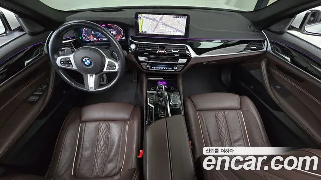 BMW 5 Series G30 — Фото автомобиля 10