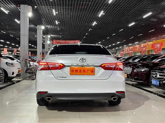 Toyota Camry — Фото автомобиля 5
