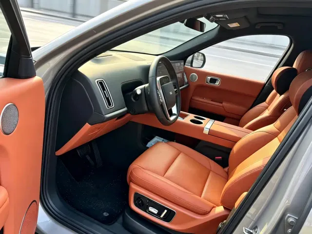 Li Auto L9 — Фото автомобиля 6