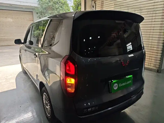 Wuling Hongguang — Фото автомобиля 4
