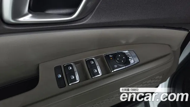 Kia Carnival Generation 4 — Фото автомобиля 22