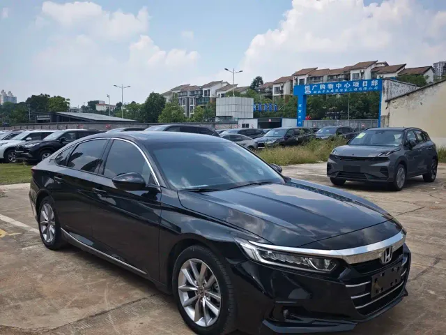 Honda Accord — Фото автомобиля 3