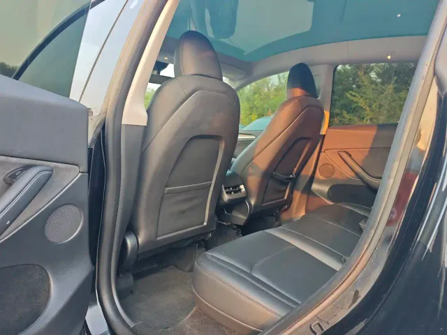 Tesla Model Y — Фото автомобиля 8