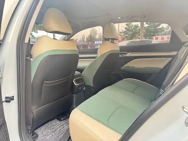 Geely Emgrand L — Фото автомобиля 5