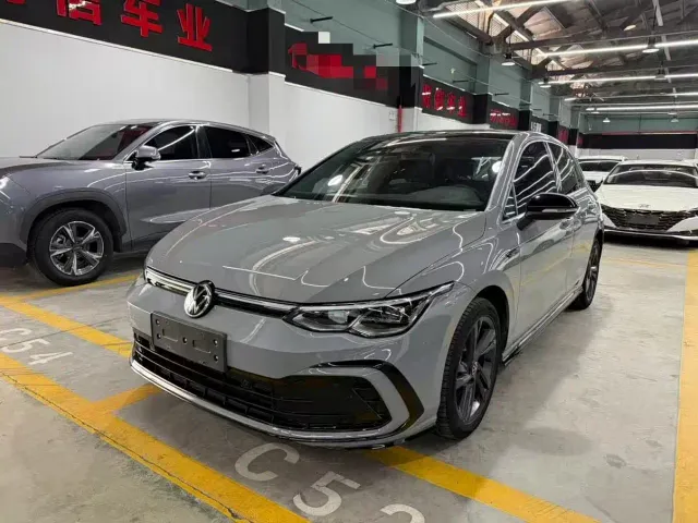 Фотография автомобиля — Volkswagen Golf