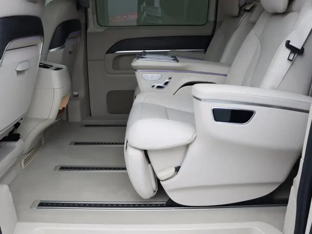 Mercedes-Benz V-Class — Фото автомобиля 14