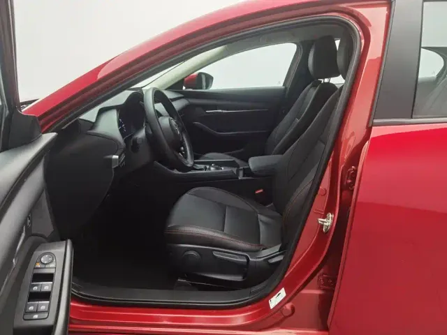 Mazda Axela — Фото автомобиля 10