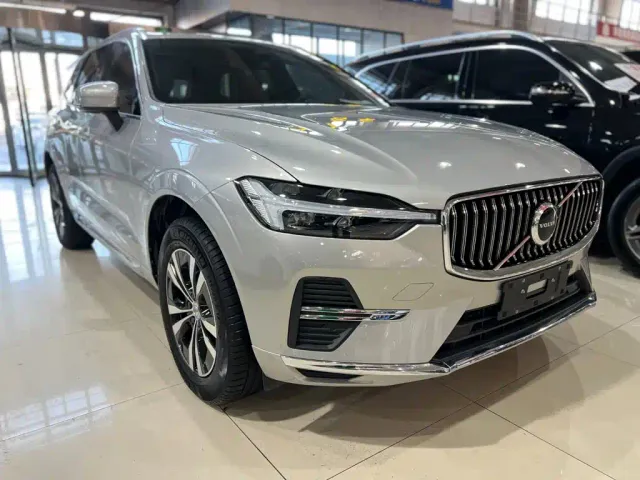 Volvo XC60 — Фото автомобиля 3