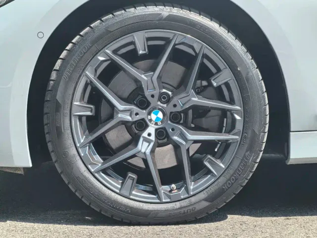 BMW 3 Series — Фото автомобиля 10