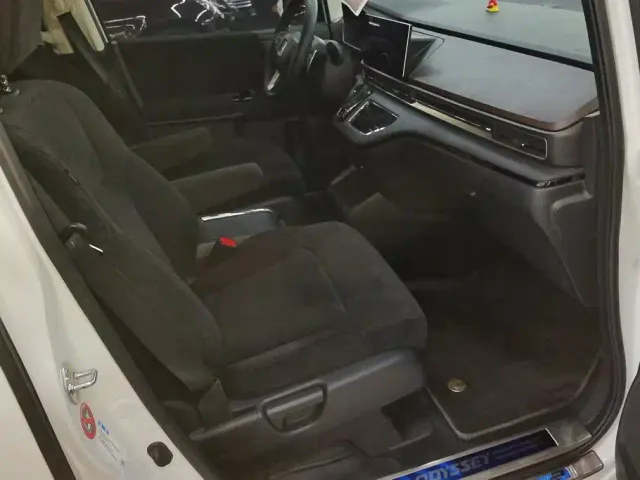 Honda Odyssey — Фото автомобиля 8