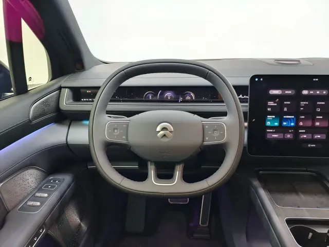 Nio ES8 — Фото автомобиля 13