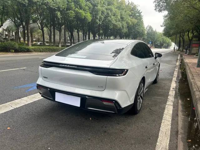 Geely Galaxy E8 — Фото автомобиля 8