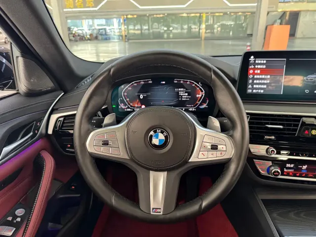 BMW 5 Series — Фото автомобиля 11