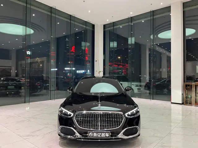 Фотография автомобиля — Mercedes-Benz Maybach S-Class