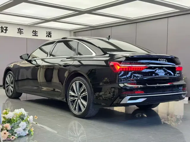 Audi A6L — Фото автомобиля 12