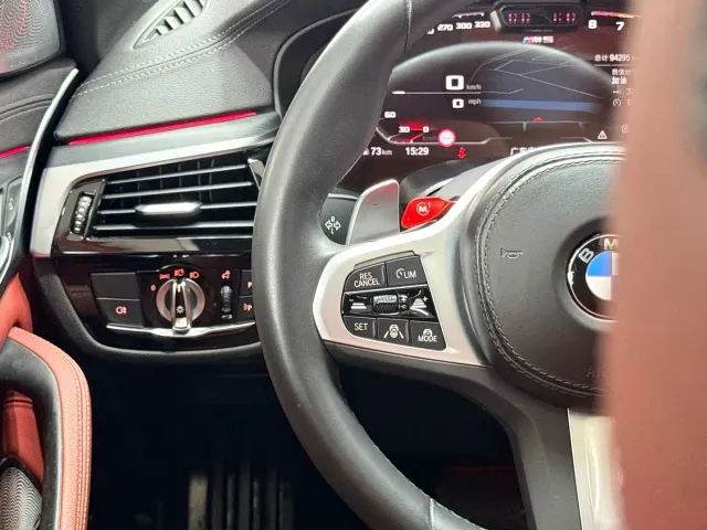 BMW 5 Series — Фото автомобиля 11