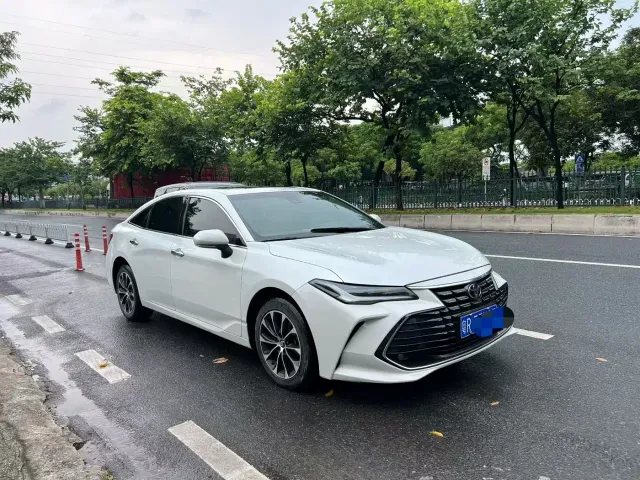 Toyota Avalon — Фото автомобиля 3