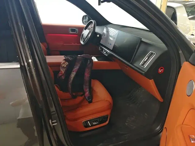 Li Auto L7 — Фото автомобиля 24