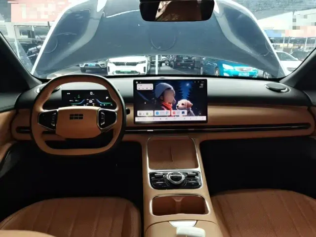 Geely Galaxy Starship 7 EM-i — Фото автомобиля 9