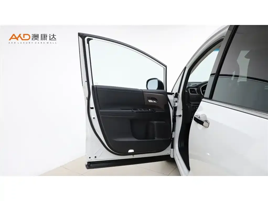 Honda Odyssey 2024 2.0L e:HEV Sharp·Prestige Edition — Фото автомобиля 11