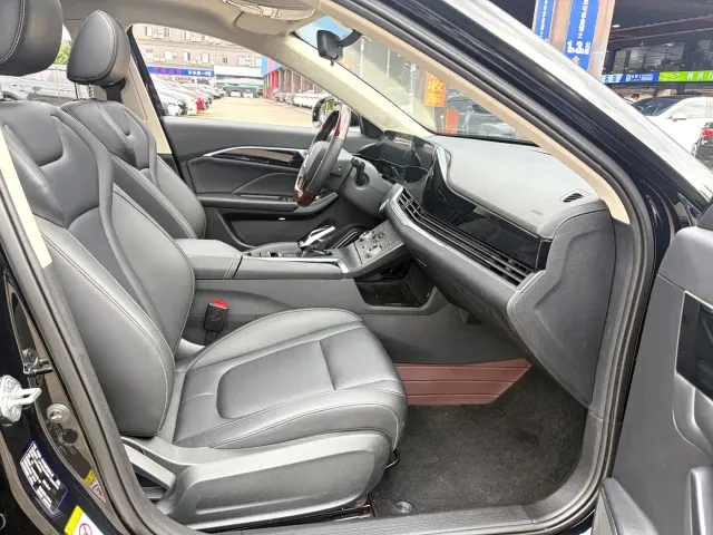 Bestune B70 — Фото автомобиля 17