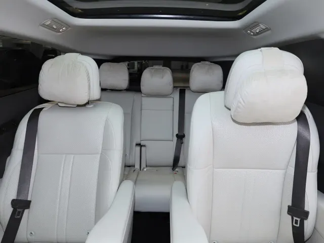 Li Auto MEGA — Фото автомобиля 16
