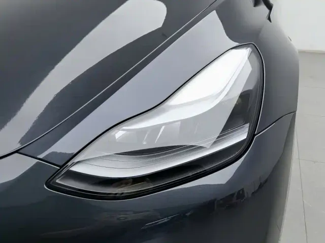 Tesla Model Y — Фото автомобиля 7
