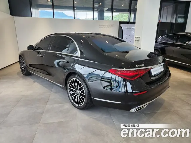 Mercedes-Benz S-Class — Фото автомобиля 3