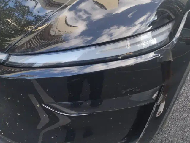 Tesla Model Y — Фото автомобиля 5
