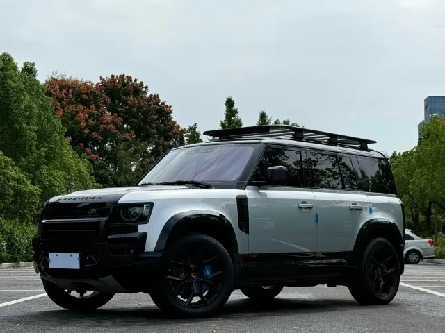 Фотография автомобиля — Land Rover Defender