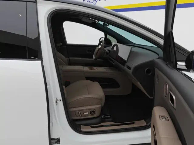 Li Auto i6 — Фото автомобиля 8