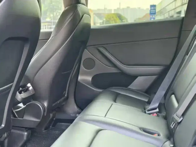 Tesla Model Y — Фото автомобиля 5