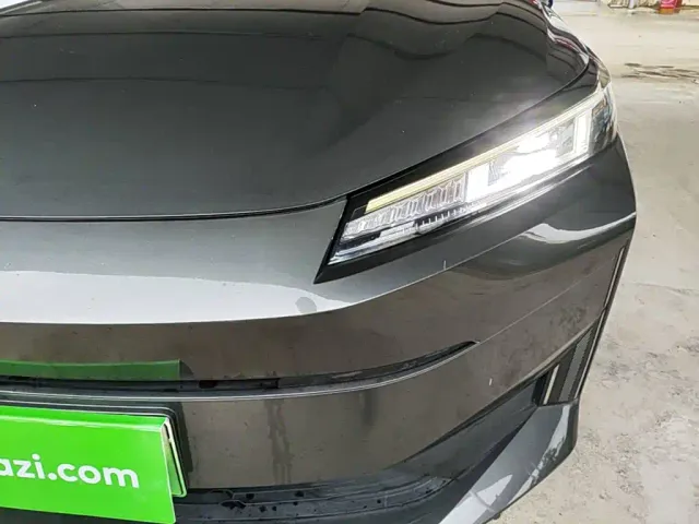 Changan Qiyuan A05 — Фото автомобиля 23