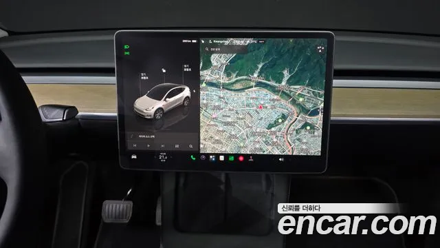 Tesla Model Y — Фото автомобиля 15