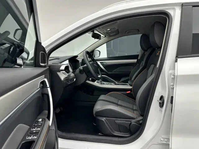 Geely Binyue — Фото автомобиля 16