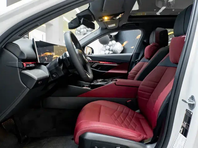 BMW BMW 5 Series 2025 530Li Premium M Sport Package — Фото автомобиля 27