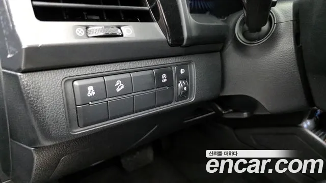 KG_Mobility_Ssangyong Rexton Новый Rexton Sport Khan Дизель 2.2 4WD — Фото автомобиля 14