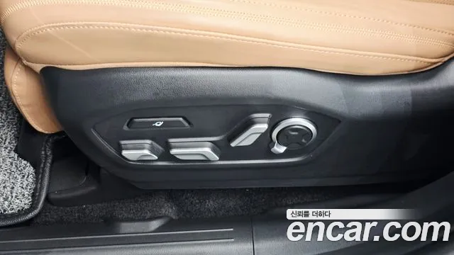 Hyundai Santafe Santa Fe (MX5) Бензин 2.5T 4WD — Фото автомобиля 25