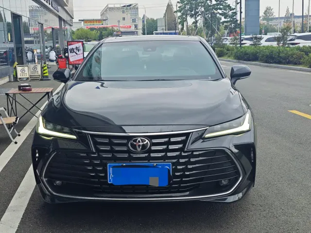 Toyota Avalon — Фото автомобиля 2