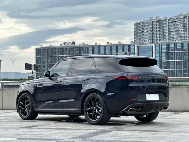 Land Rover Range Rover Sport — Фото автомобиля 7