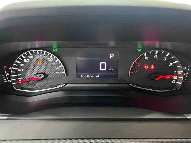 Peugeot 2008 — Фото автомобиля 8