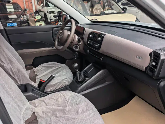 Wuling Starlight 560 — Фото автомобиля 12