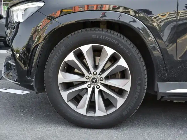 Mercedes-Benz GLE-Class — Фото автомобиля 6