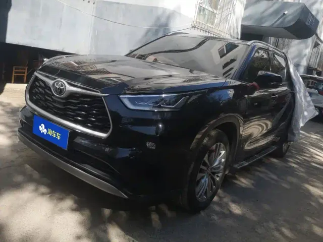 Фотография автомобиля — Toyota Highlander