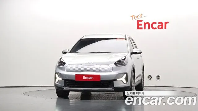 Kia Niro — Фото автомобиля 2