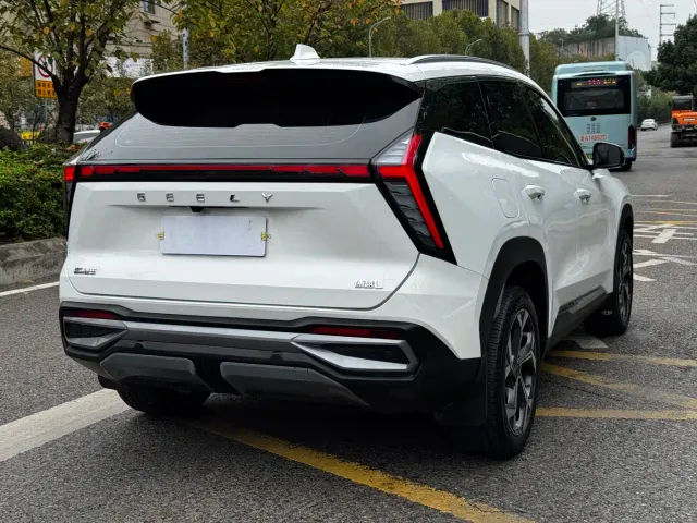 Geely Boyue L — Фото автомобиля 25