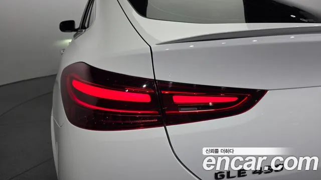 Mercedes-Benz GLE-Class — Фото автомобиля 19